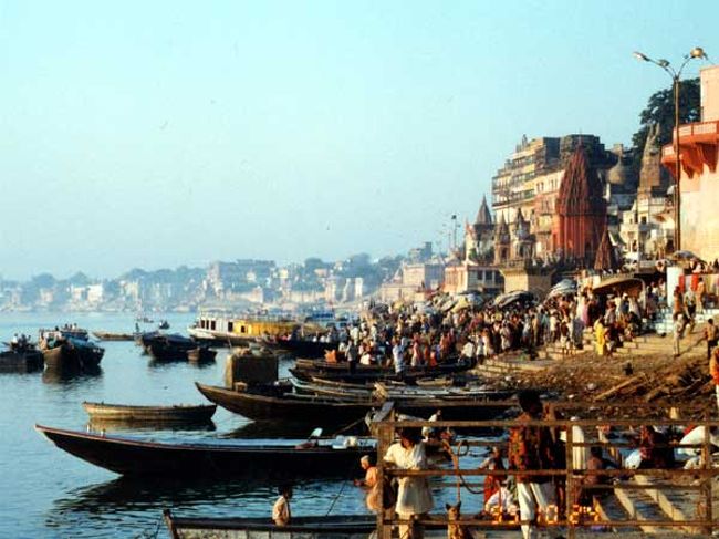 ガンジスの畔 ヴァラナシ