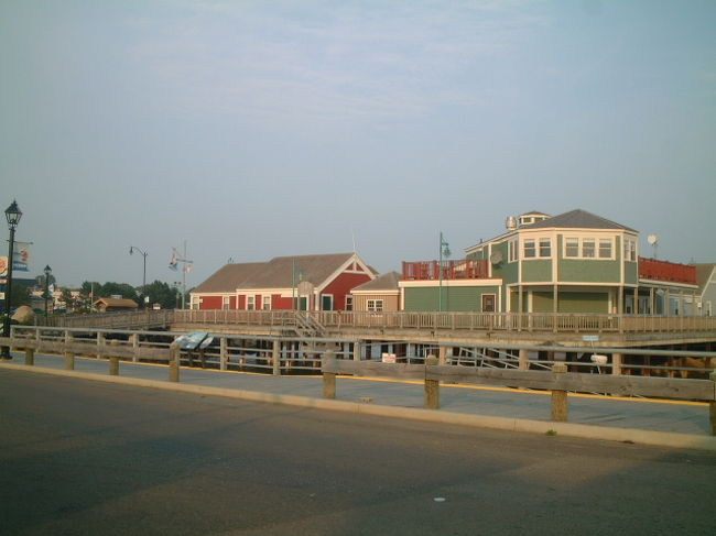 この季節は、クラフトショップは閉店ぎみ。