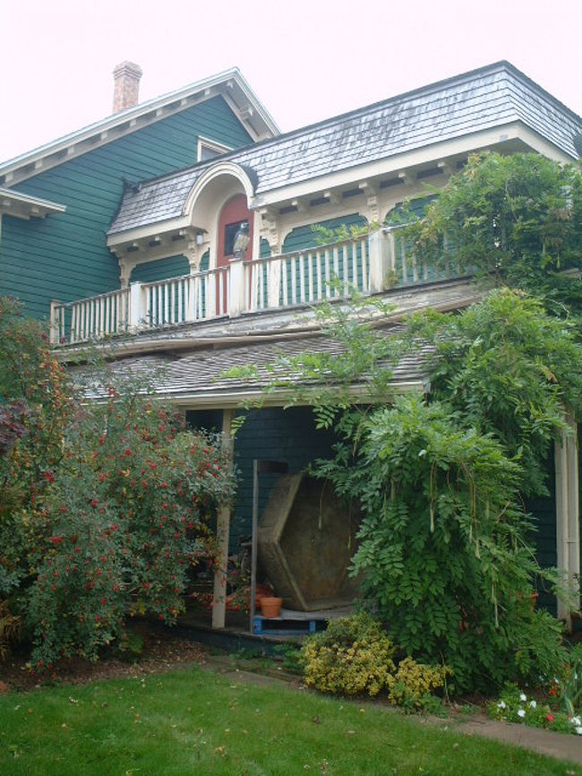 素晴らしくかわいいものがおいてある雑貨屋さん！<br />大きな民家のお部屋をほぼ全部使ってお店にしてます。<br />これは裏庭の写真