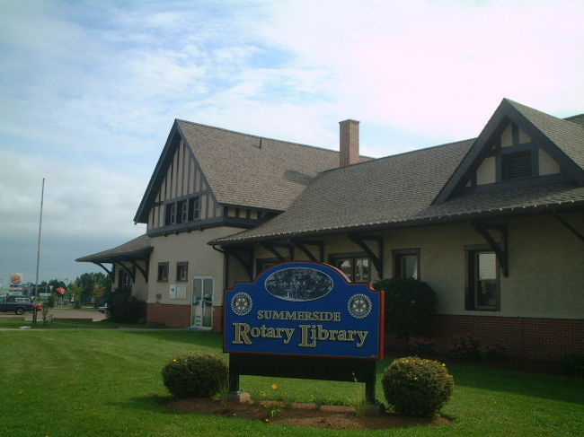 かつては港と街を結ぶ鉄道の街、<br />町中を路面電車のように走っていたのでした。<br />鉄道の駅舎跡が博物館になって残っています。<br />