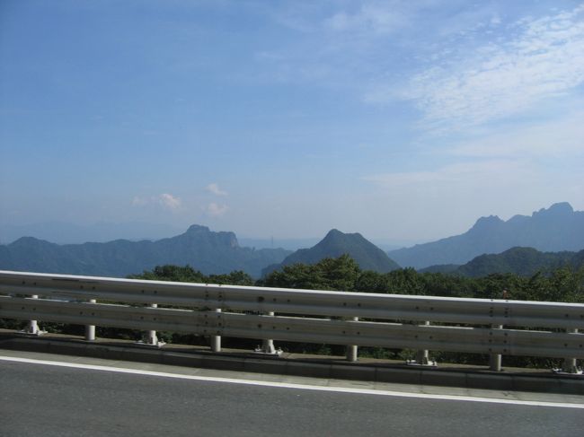 出発して20分。まもなく峠です。