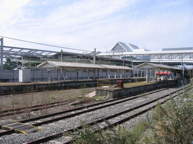 山を越えたら…軽井沢なわけですが、道行く人の感じや新幹線の存在などから何となく東京に戻ってしまったような印象を受けました。