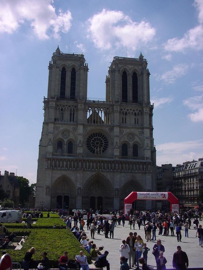 ノートルダム寺院