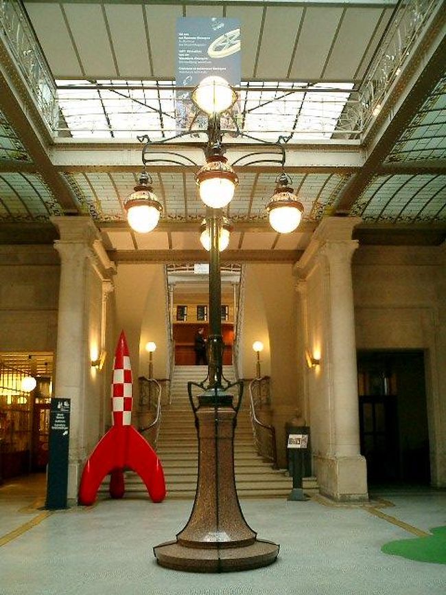 ベルギー漫画センター<br /><br />アールヌーボー建築。<br />ヴィクトール・オルタの作品。<br />