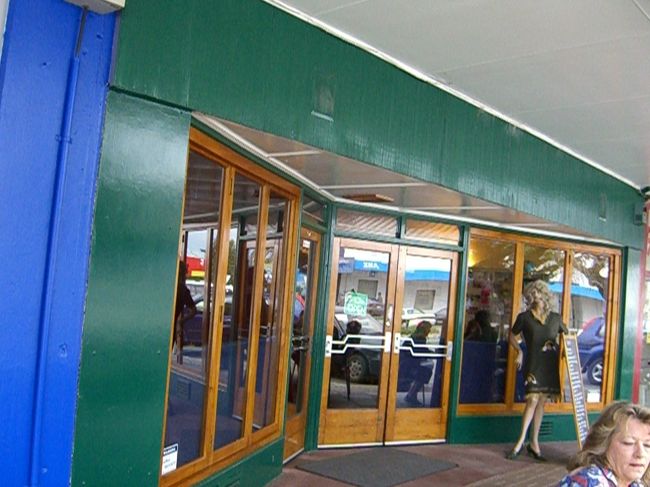 ホビトンインフォメーションセンター向かいにあるレストランでランチタイム。結構人がいました。