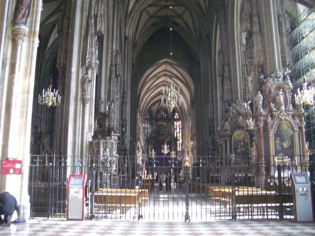 シュテファン大聖堂内部。