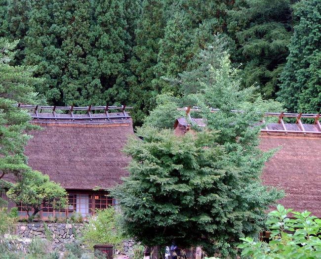 思っていた以上の観光客<br /><br />村人の対応の気持ちの良い事。<br />大勢来て荒れなければ良いのですが。<br /><br />他の古い町並みをてきて、<br />そんな不安がよぎりました。<br /><br />一部にはもう２度と来たくない集落も町並みあります。