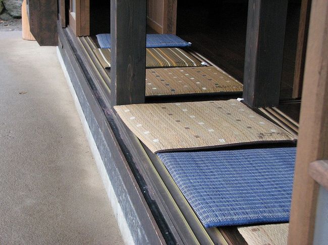 　「おじいさん、お茶でも」<br /><br />　漬物でも出てきそうな縁側。