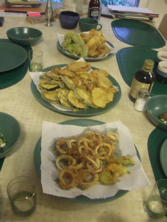 Day 59/オウル（フィンランド）<br />●今年ヨーロッパは超乾燥してて、100年ぶりに記録更新してたくらいだけど、２ヶ月半ぶりの雨。植物が喜んでいる。夏の終わり。夜は同僚のマイコと天ぷらパーティー。(8/16)<br />