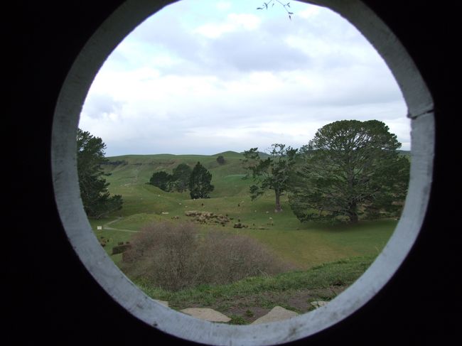 ビルボの袋小路屋敷の中から見た景色です。