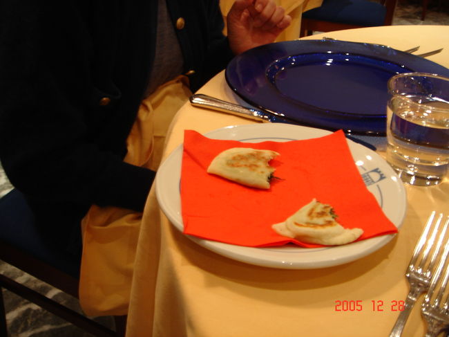 食べかけですが・・・・<br />アパタイザー(日本のお焼き)