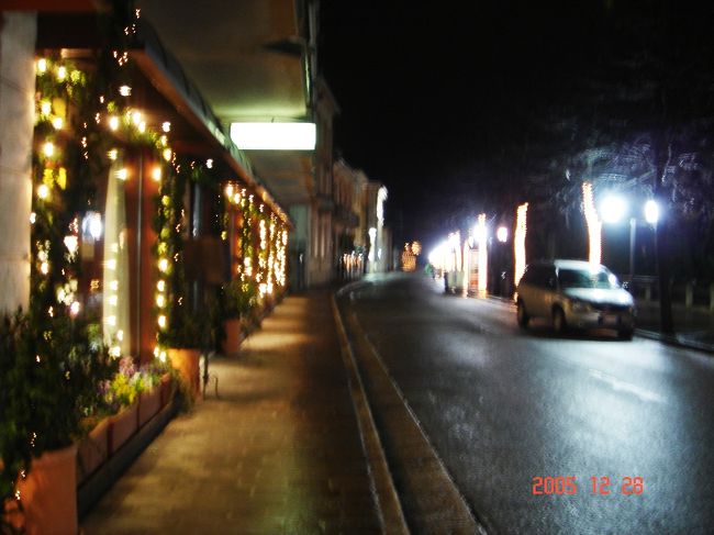 外は雪が積もってきた・・・