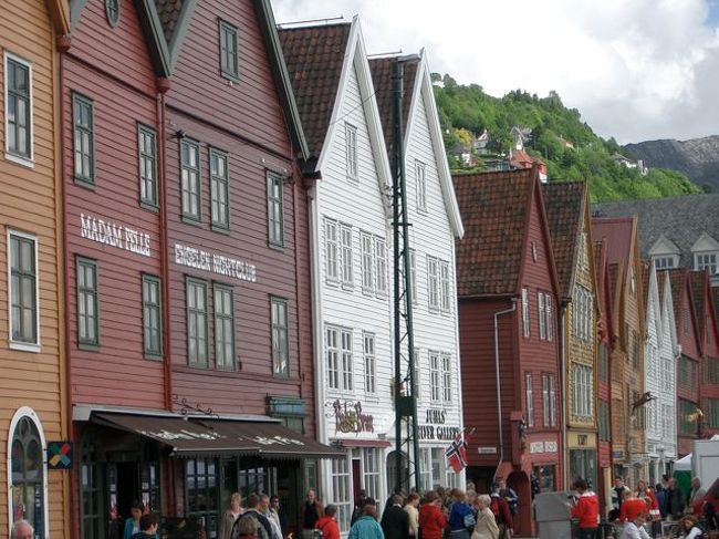 これがそのブリッゲンの建物群。今はその多くがおみやげ屋とギャラリーになっていました。