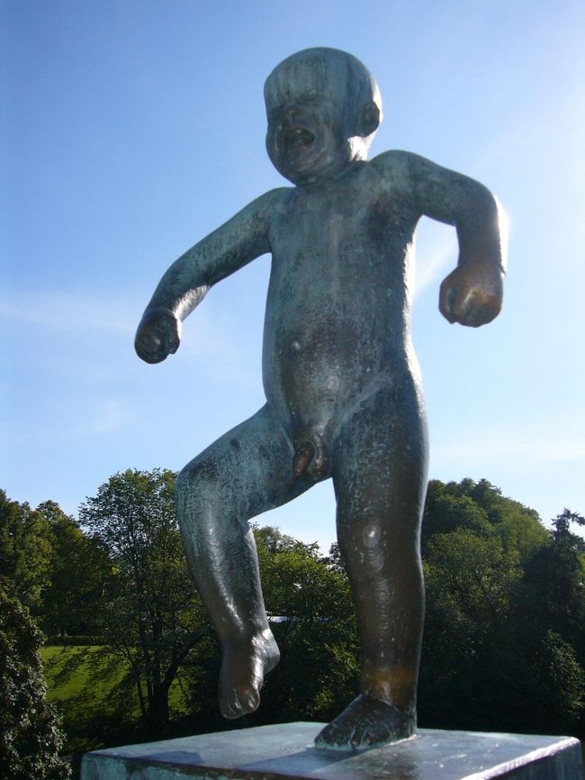 気になった作品その１。<br />「怒りんぼう」と呼ばれてて、人気者のようです。<br />写真を撮ってる人も多いです。<br />