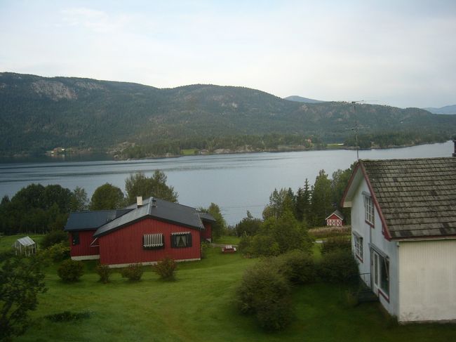 オスロ〜ミュルダール間は、景勝ルートだそうで、景色がきれいでした。