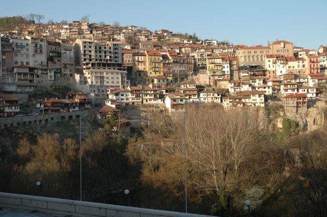 ヴェリコタルノヴォに到着した夕方、この景色が我々をとても満足させてくれました。切りだった崖の独特な美しさは、中央ヨーロッパでも際立ったものだからです。