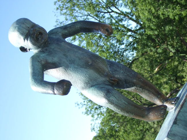 おこりんぼ　　の彫刻