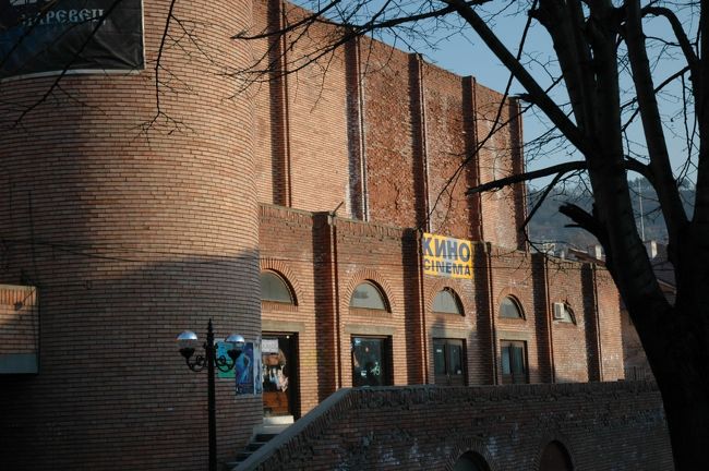 ヴェリコ・タルノヴォの映画館ですが、どのような映画を上映しているのか、宣伝らしき看板が見当たりません。