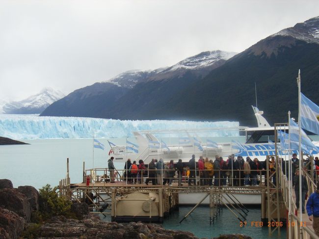 観光客は年配の方が多かった。