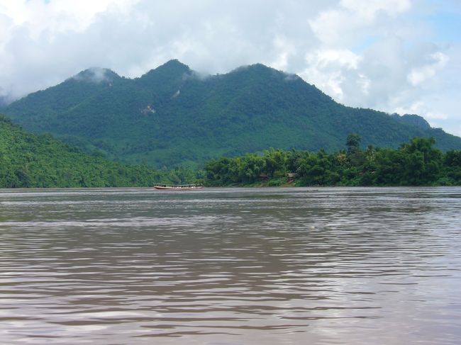 雄大なメコン川の流れにしばし感動。