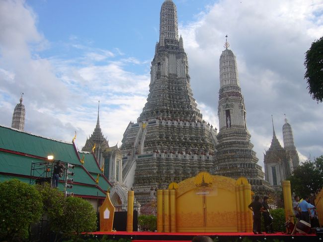 ワットアルン祭りを開催中でした。