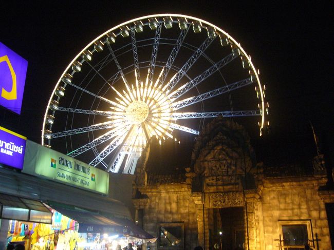 夜はナイトバザールへ