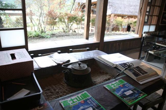 入り口近くの建物の内部です。<br />売店になっていました。<br />