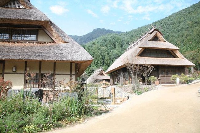 右隣りと２軒を写す。