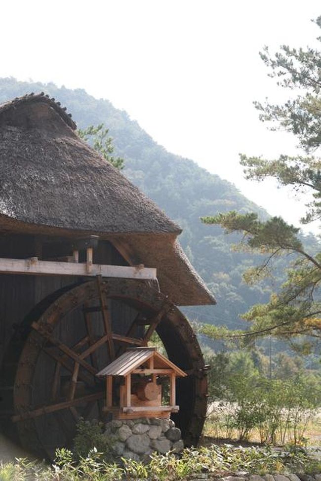 水車小屋です。<br />↑の画像のところから水を運んでいます。