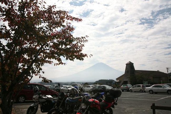 公園駐車場にて。