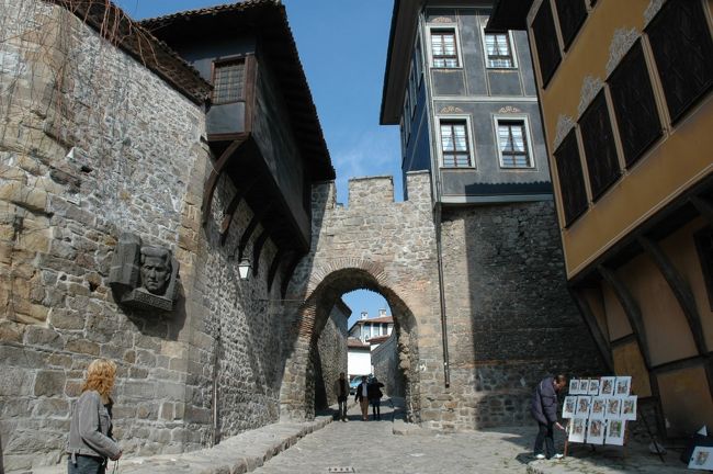 プロヴディフには要塞門（ヒサル・カピア）と呼ばれる古くて美しい門があります。紀元前４世紀のころマケドニアのフィリップ２世によって建てられた門です。