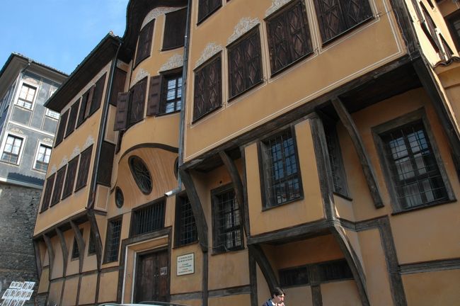 ラマルティーヌ博物館の出窓が特徴的です。ブルガリアの建物には、よくこのような形式の出窓が見られます。