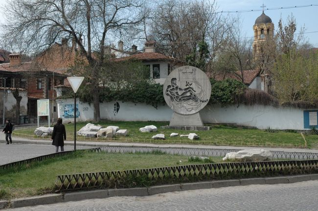 プロヴディフの旧市街にある小さな広場です。