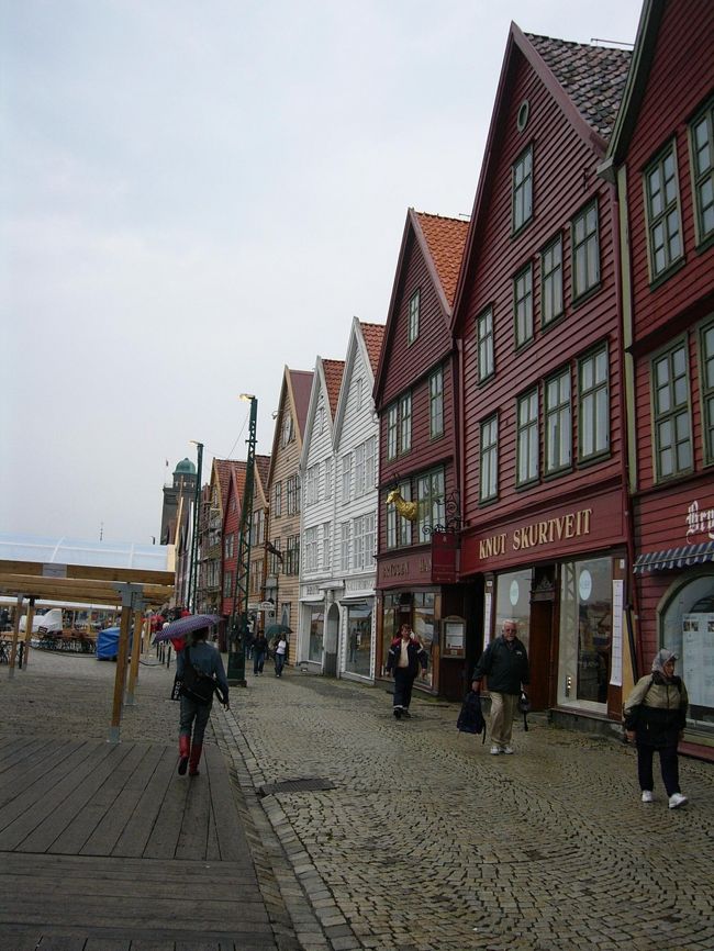 ベルゲンの象徴といえば、このブリッゲンのようです。13世紀から16世紀に建てられた木造家屋で、世界文化遺産に登録されているそうです。