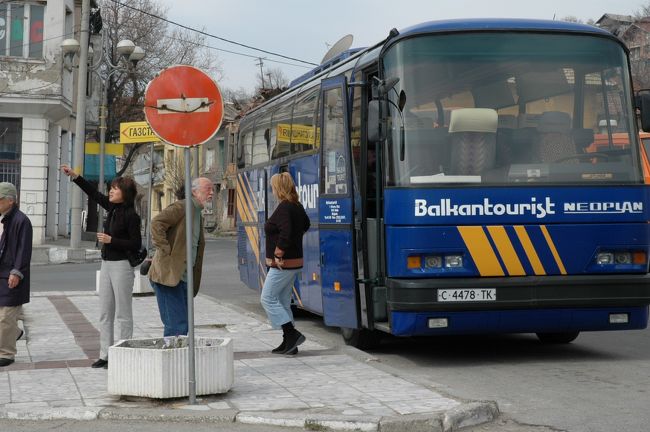 バルカンツーリストのバスでリラの僧院に向かっていました。