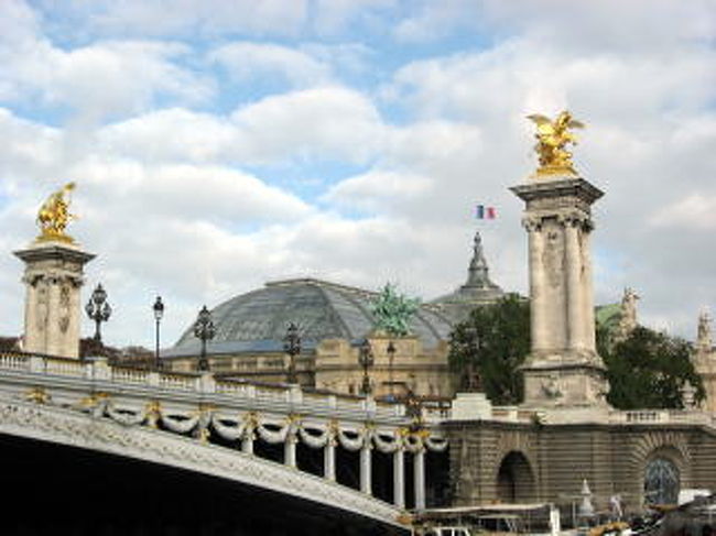 グラン・パレと<br />アレクサンドル3世橋