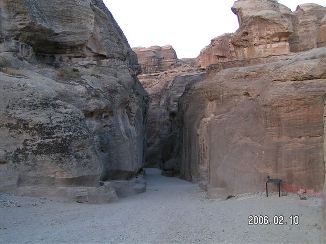 ここが本来の入り口です。ここまで徒歩で20分位か。<br />