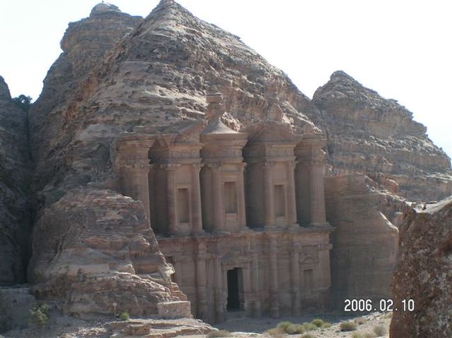 エドディル全景。<br />早足だったので１時間弱だったが、登りはまあまあきつい。でも、その価値は十分にあると思います。<br />昔、よくこんなところまで来てこんなものを作ったなあと。水などはどうしていたんだろう。