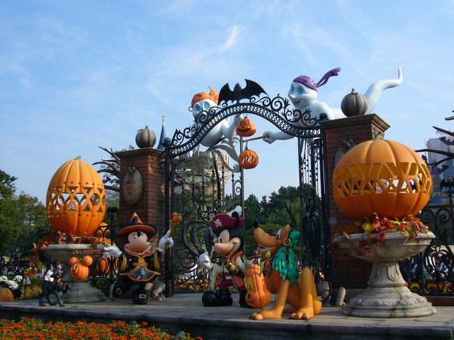 メインパーク前もハロウィン一色です！
