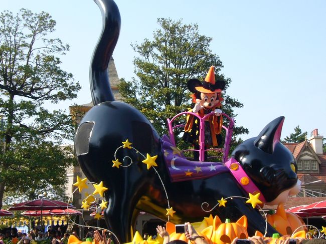 ▼ウィッチのコスチュームはミニー