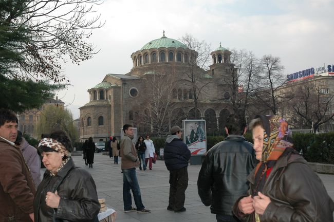 聖ネデリャ教会です。ソフィアの中心地、スヴェタ・ネデリャ広場に建っています。広場と同じ名前で、ブルガリア正教教会です。