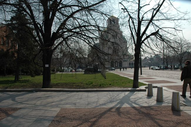 アレクサンドル・ネフスキー寺院です。外観がとても華麗です。内部は観ることができませんでした。