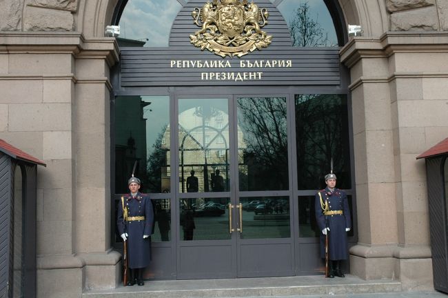 国会議事堂前の守衛さんです。