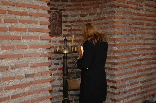 聖ゲオルゲ教会にお参りに来ていた女性です。