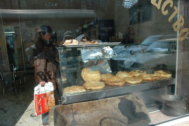 大きなパンを売っています。