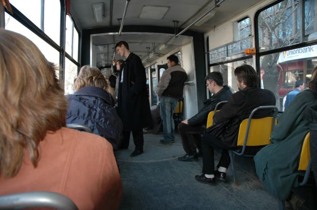 市電の中です。質素なシートです。