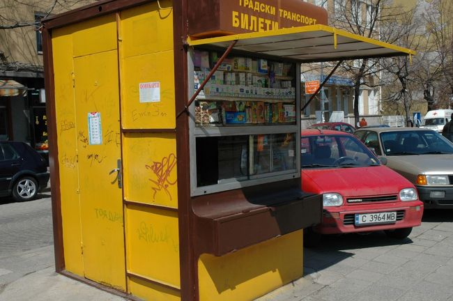 市電の切符売場です。あらかじめ切符を買ってから乗車しなければなりません。