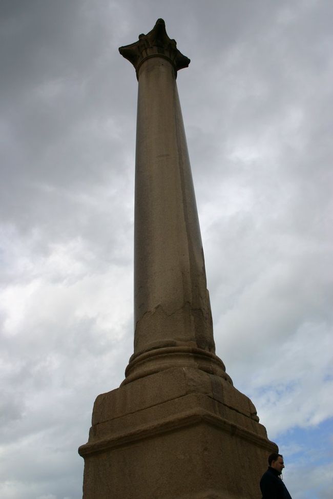 ポンペイの柱。<br />これは図書館の柱で、当時はこのような柱が400本あったといわれています。<br />もしそれが本当だとしたら、とてつもない規模であったことが伺えます。