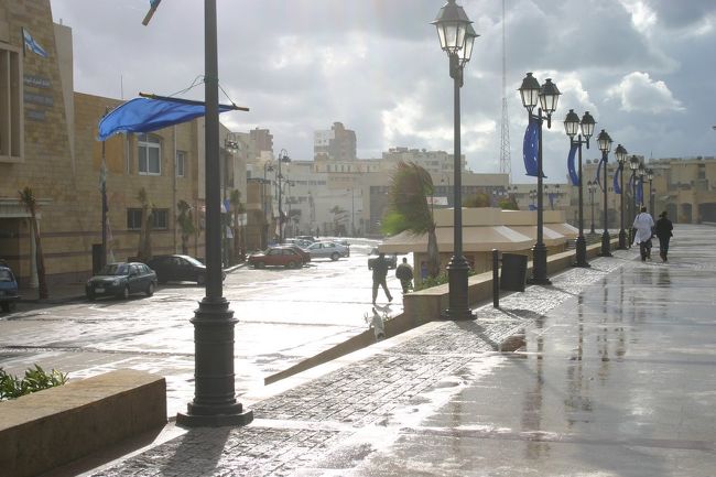 雨上がりのアレキサンドリア（要塞付近）。<br />太陽の光がちょっとだけ幻想的です。