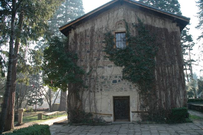 ボヤナ教会の正面です。